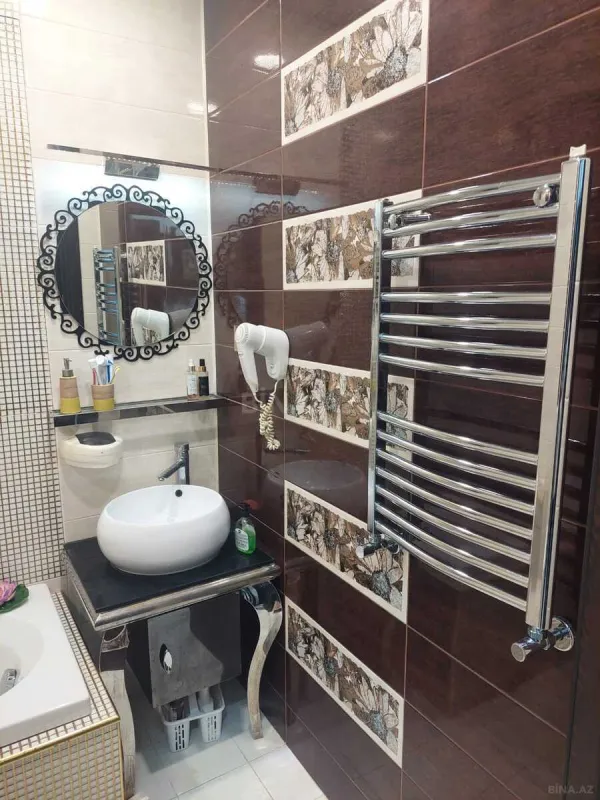 Satılır 4 otaqlı mənzil 170 m²