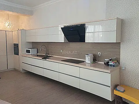 Satılır 4 otaqlı mənzil 170 m²