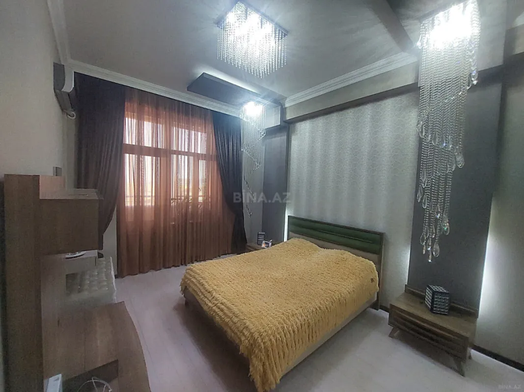 Satılır 4 otaqlı mənzil 170 m²