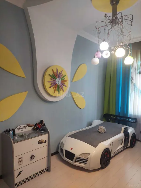 Satılır 4 otaqlı mənzil 170 m²