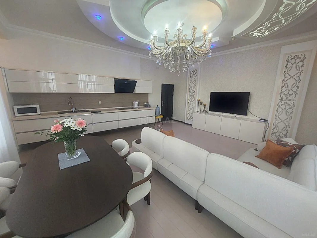 Satılır 4 otaqlı mənzil 170 m²