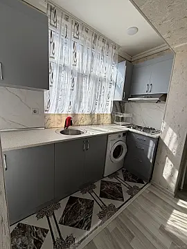 Kirayə verilir 2 otaqlı mənzil 45 m²