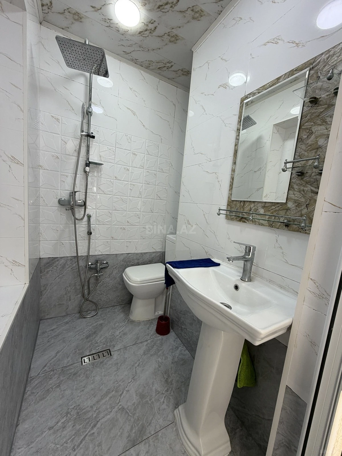 Kirayə verilir 2 otaqlı mənzil 45 m²