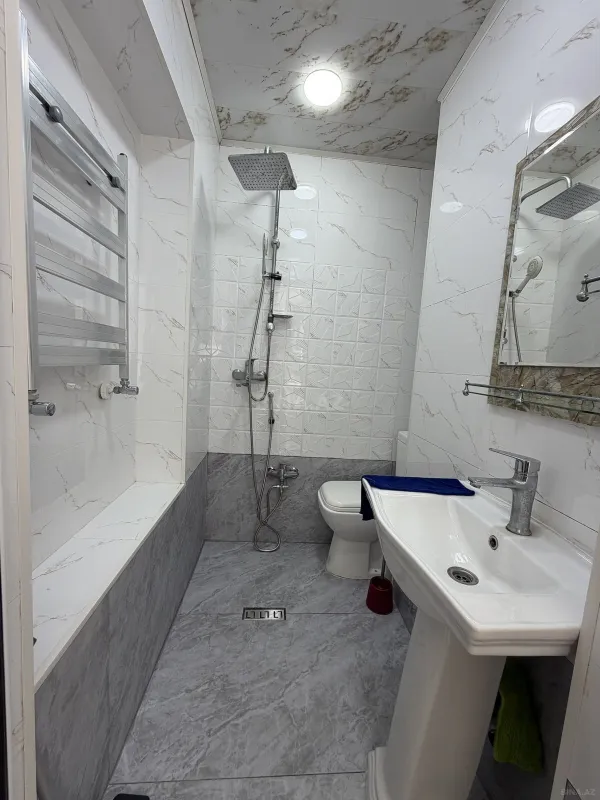 Kirayə verilir 2 otaqlı mənzil 45 m²