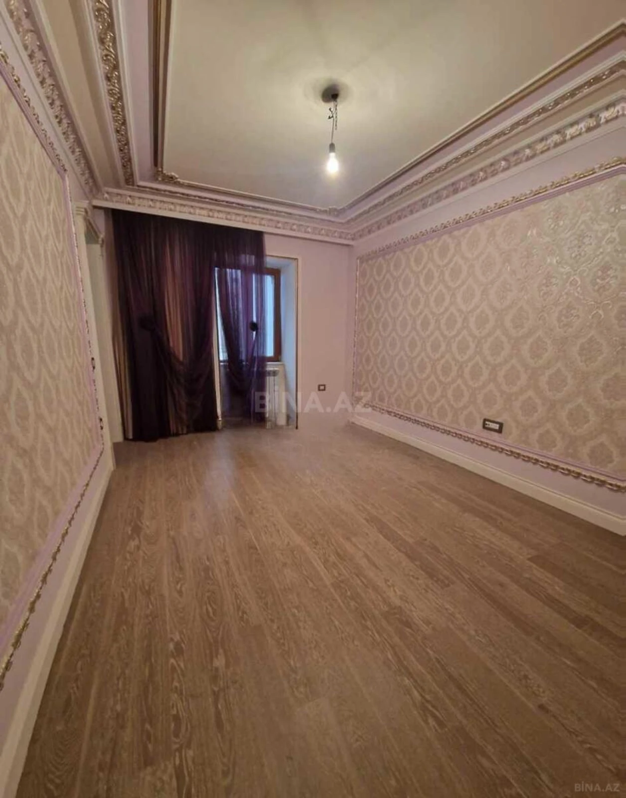 Satılır 4 otaqlı mənzil 220 m²