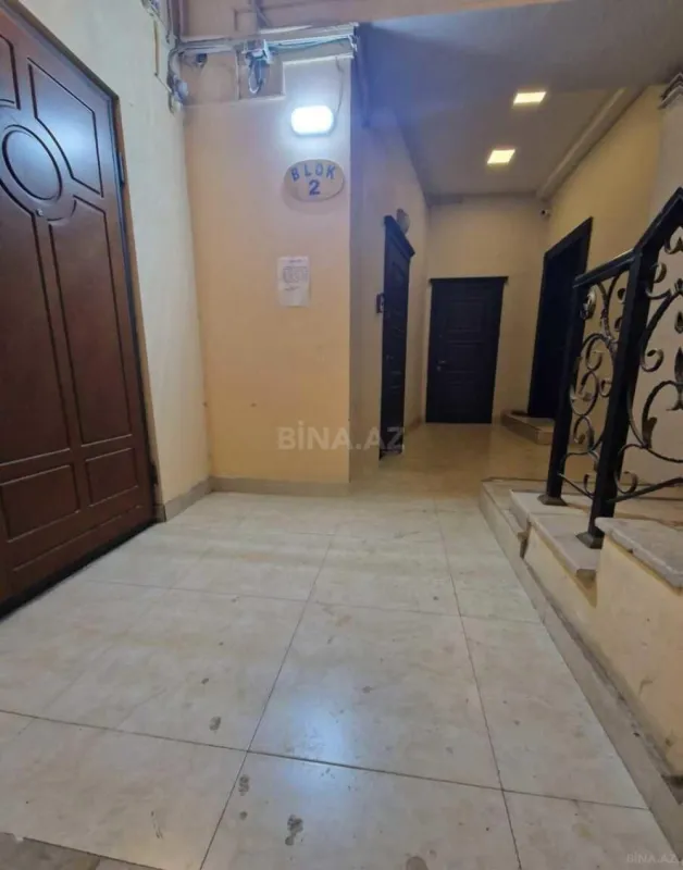Satılır 4 otaqlı mənzil 220 m²