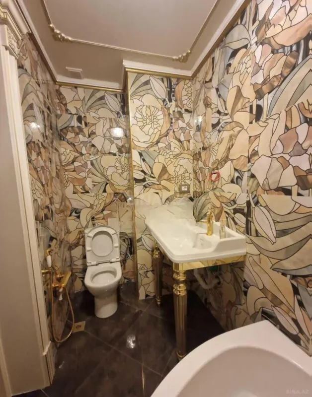 Satılır 4 otaqlı mənzil 220 m²