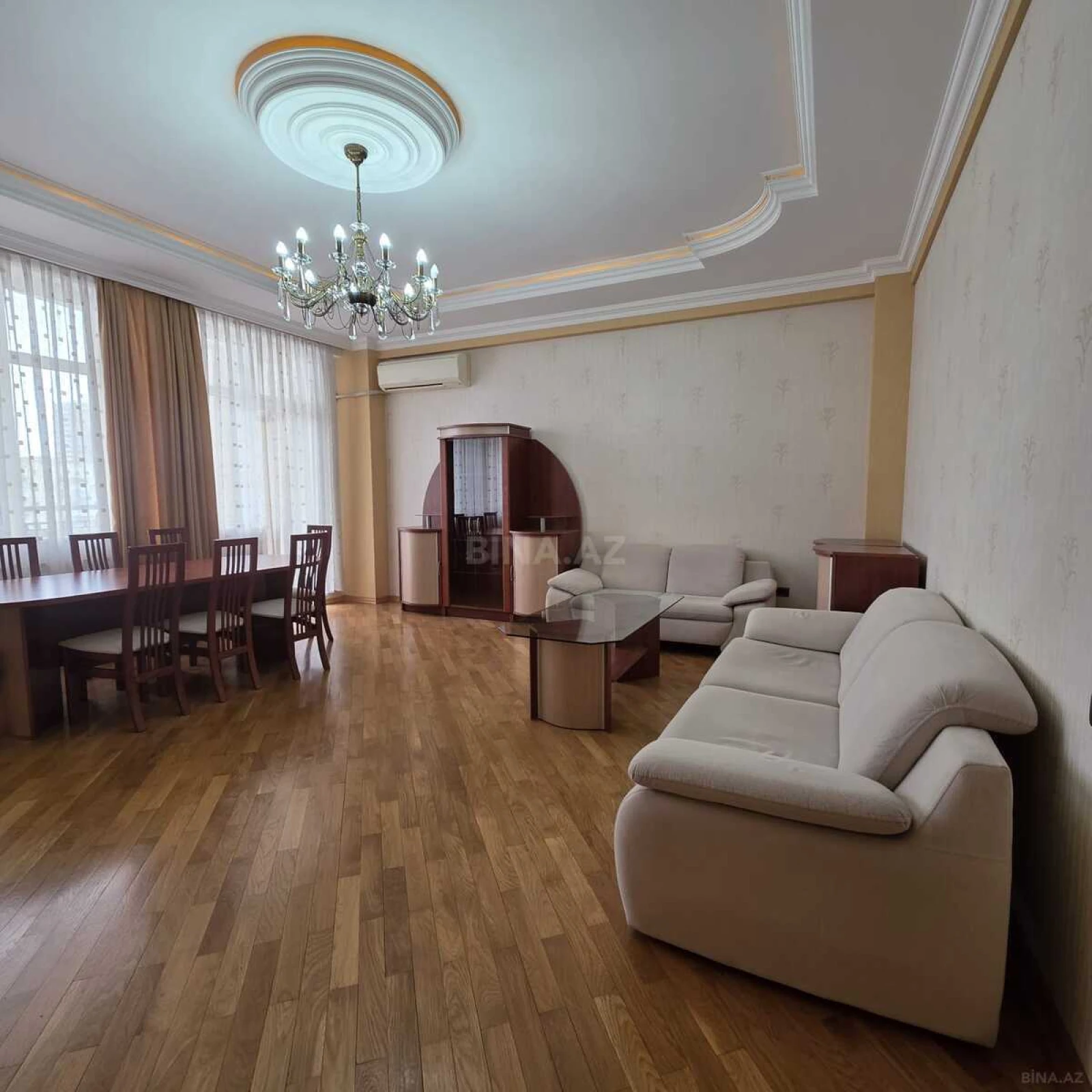 Kirayə verilir 4 otaqlı mənzil 150 m²