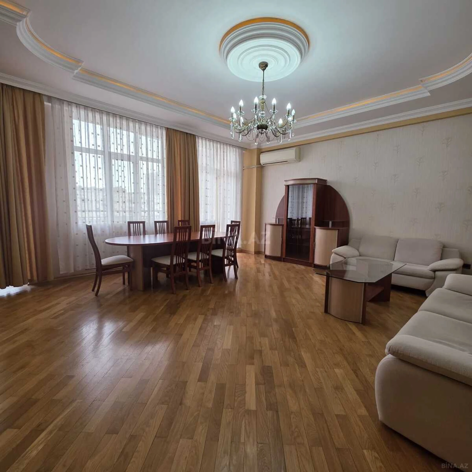 Kirayə verilir 4 otaqlı mənzil 150 m²