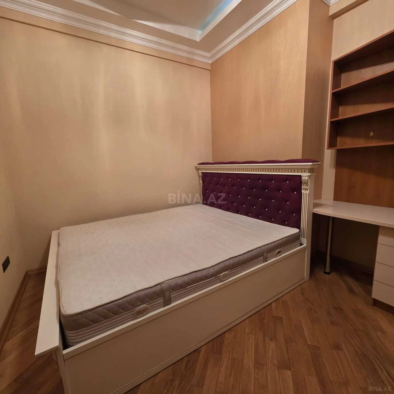 Kirayə verilir 4 otaqlı mənzil 150 m²