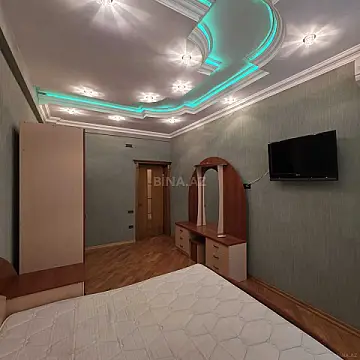 Kirayə verilir 4 otaqlı mənzil 150 m²