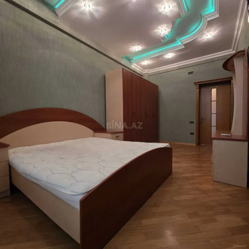 Kirayə verilir 4 otaqlı mənzil 150 m²