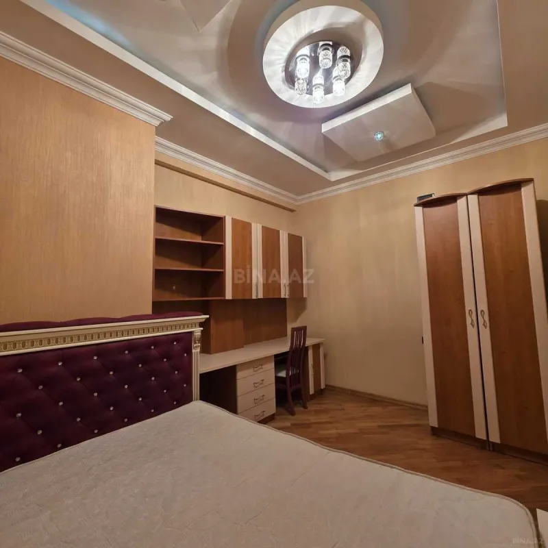 Kirayə verilir 4 otaqlı mənzil 150 m²