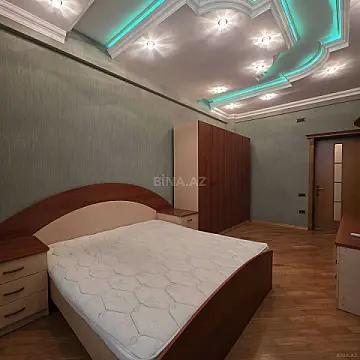 Kirayə verilir 4 otaqlı mənzil 150 m²