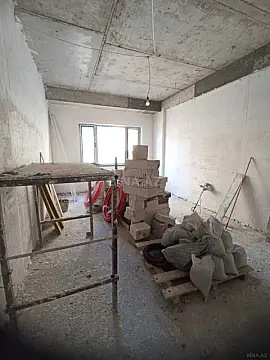 Satılır 4 otaqlı mənzil 166 m²