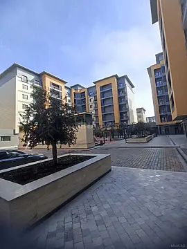 Satılır 4 otaqlı mənzil 166 m²