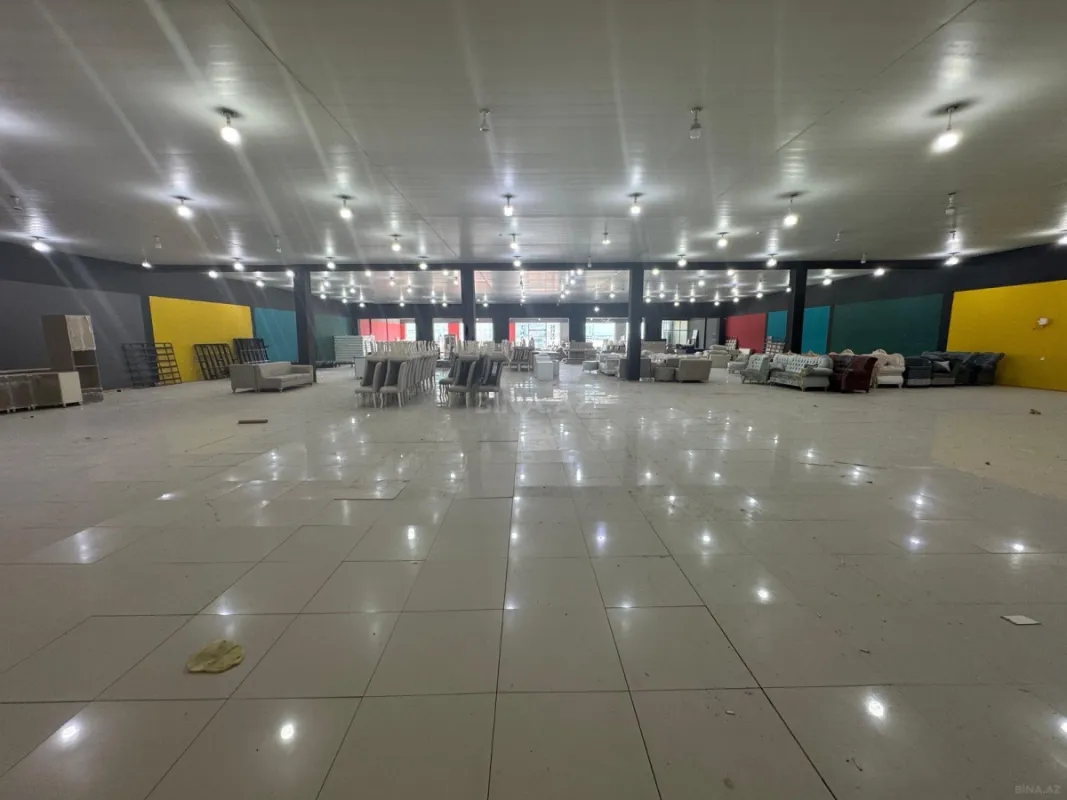 Satılır obyekt 1800 m²