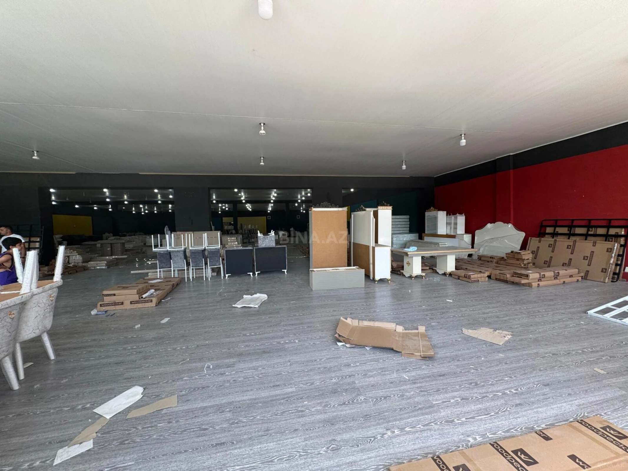 Satılır obyekt 1800 m²