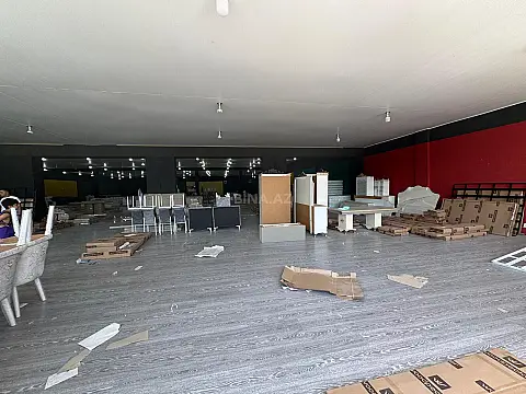 Satılır obyekt 1800 m²