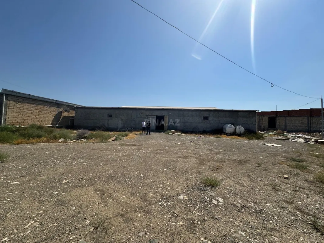 Satılır obyekt 1800 m²