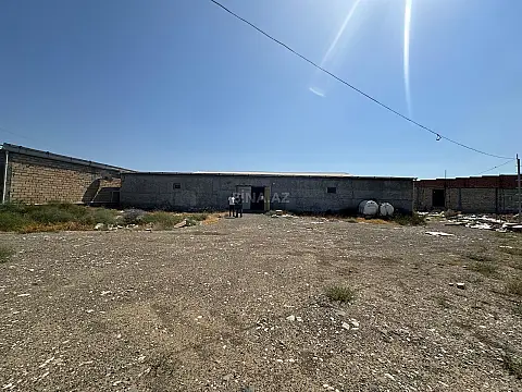 Satılır obyekt 1800 m²