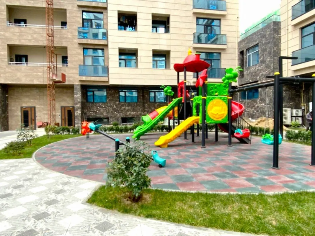 Satılır 2 otaqlı mənzil 71 m²