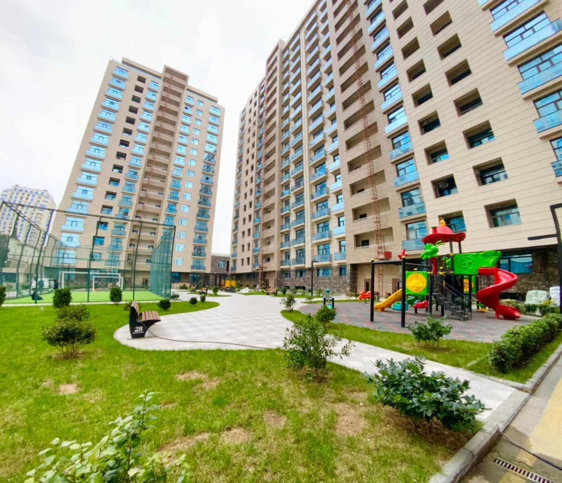 Satılır 2 otaqlı mənzil 71 m²