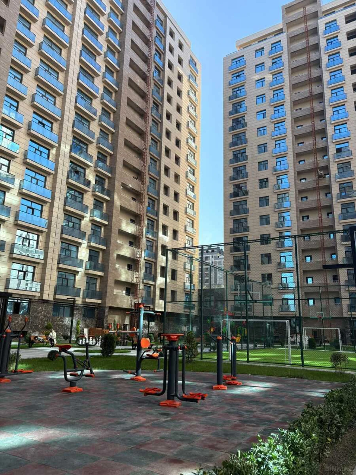 Satılır 2 otaqlı mənzil 71 m²