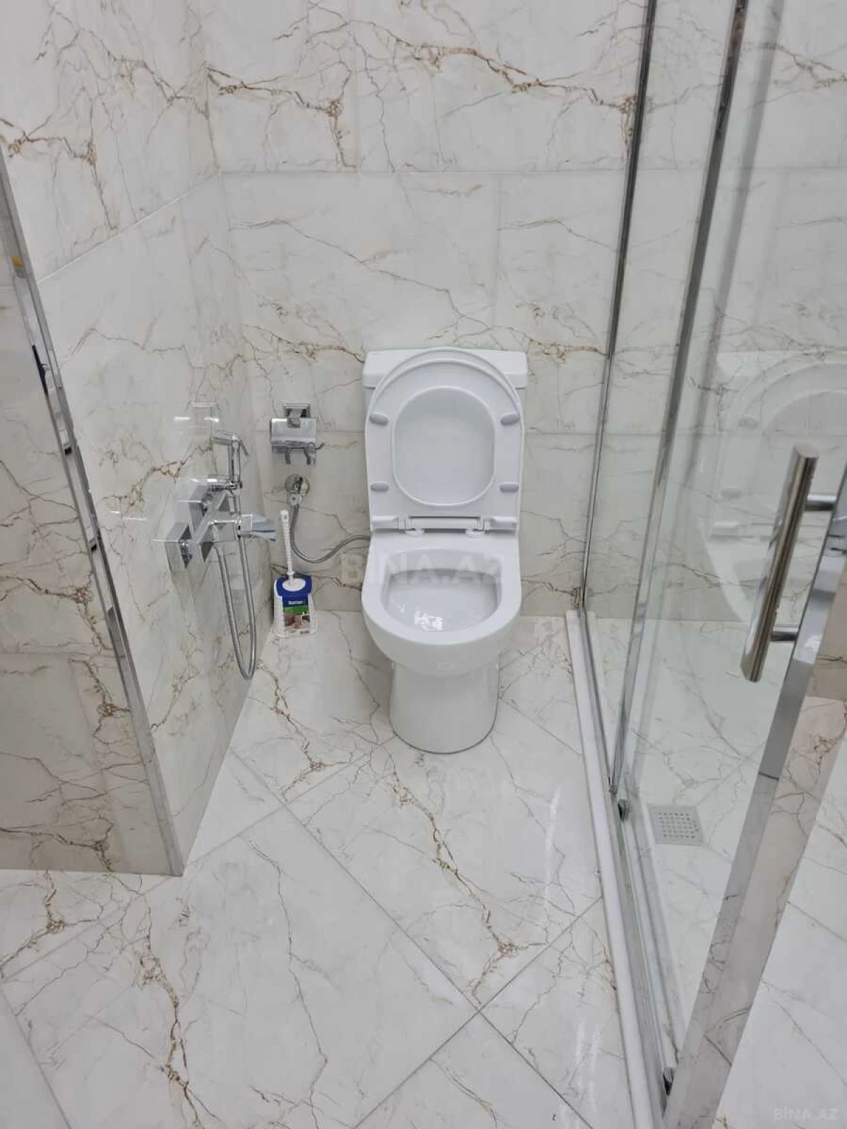 Kirayə verilir 4 otaqlı mənzil 205 m²