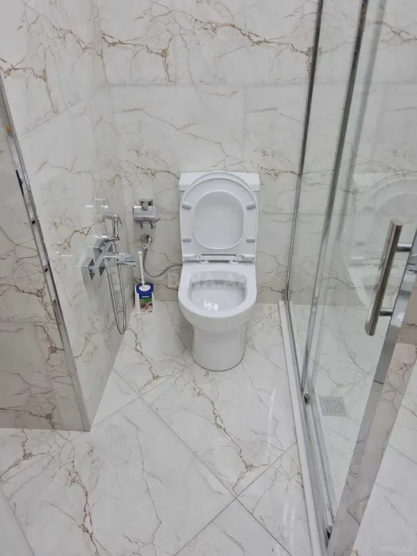 Kirayə verilir 4 otaqlı mənzil 205 m²