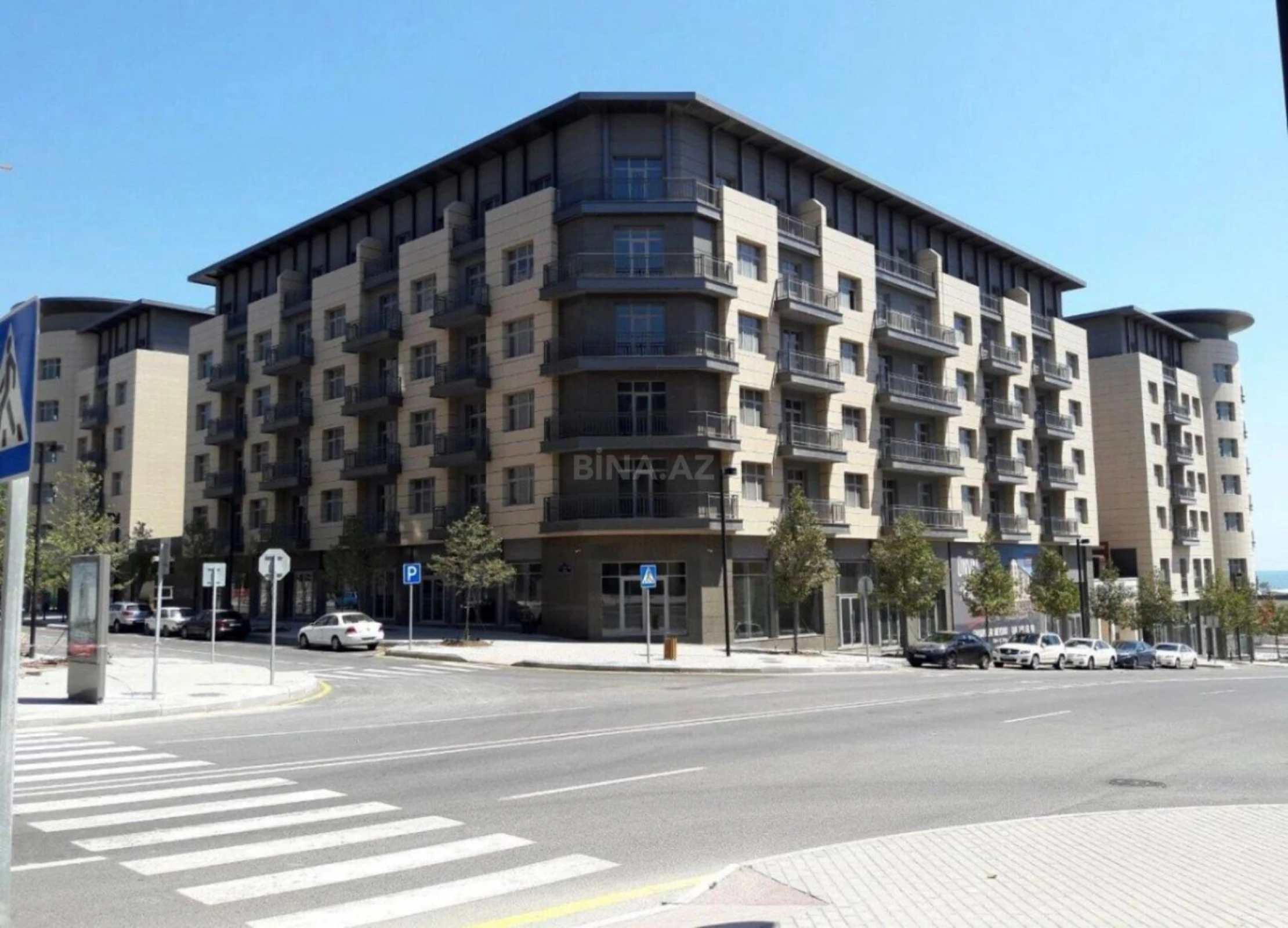 Kirayə verilir 4 otaqlı mənzil 205 m²