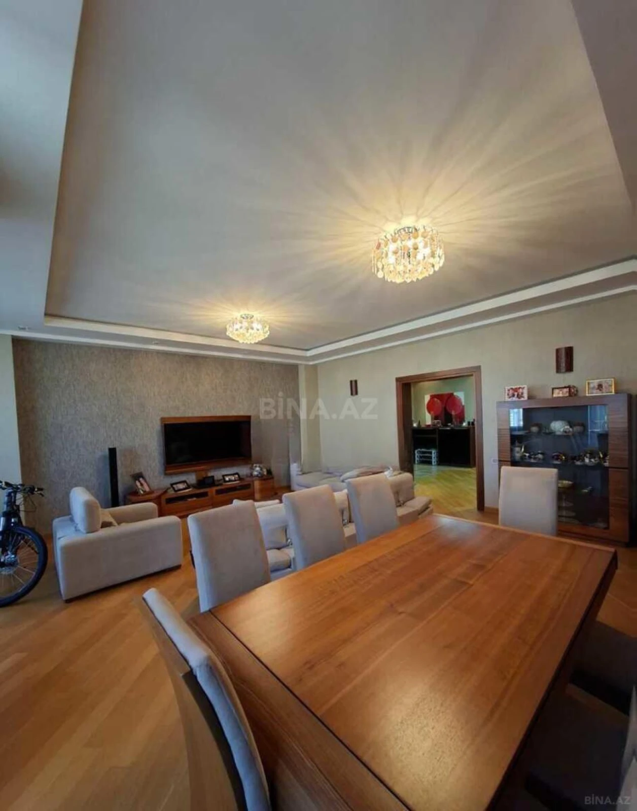 Satılır 4 otaqlı mənzil 159 m²