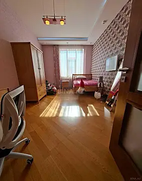 Satılır 4 otaqlı mənzil 159 m²