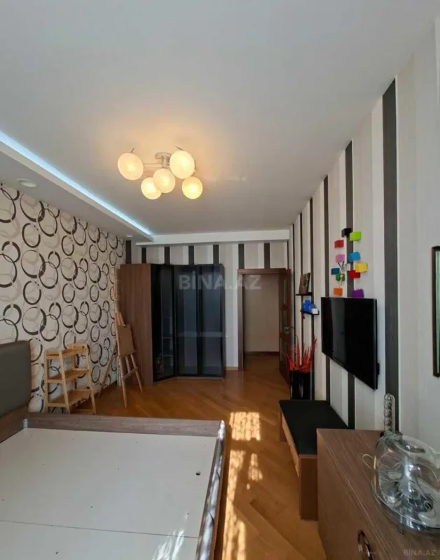 Satılır 4 otaqlı mənzil 159 m²