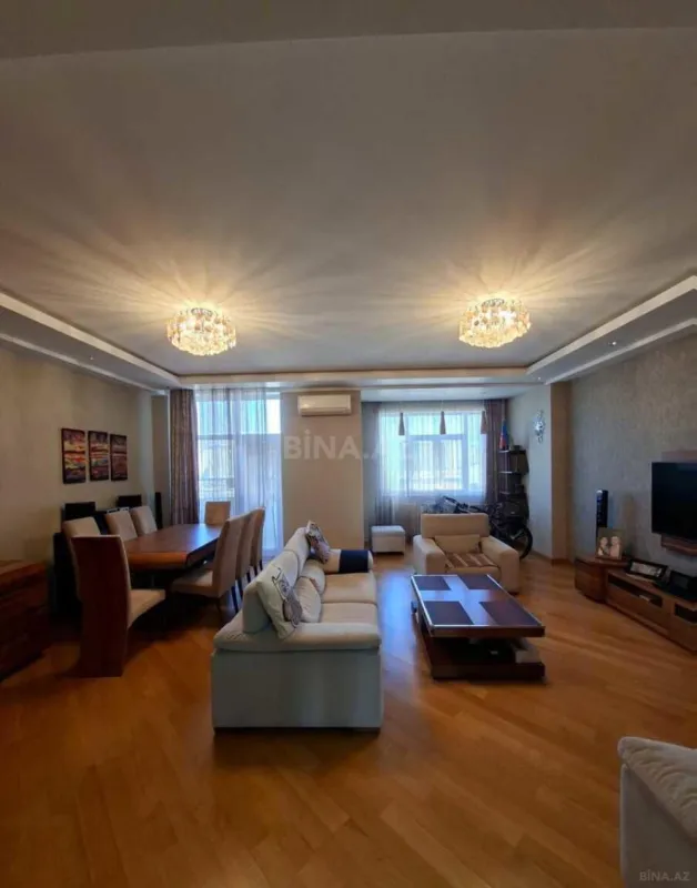 Satılır 4 otaqlı mənzil 159 m²