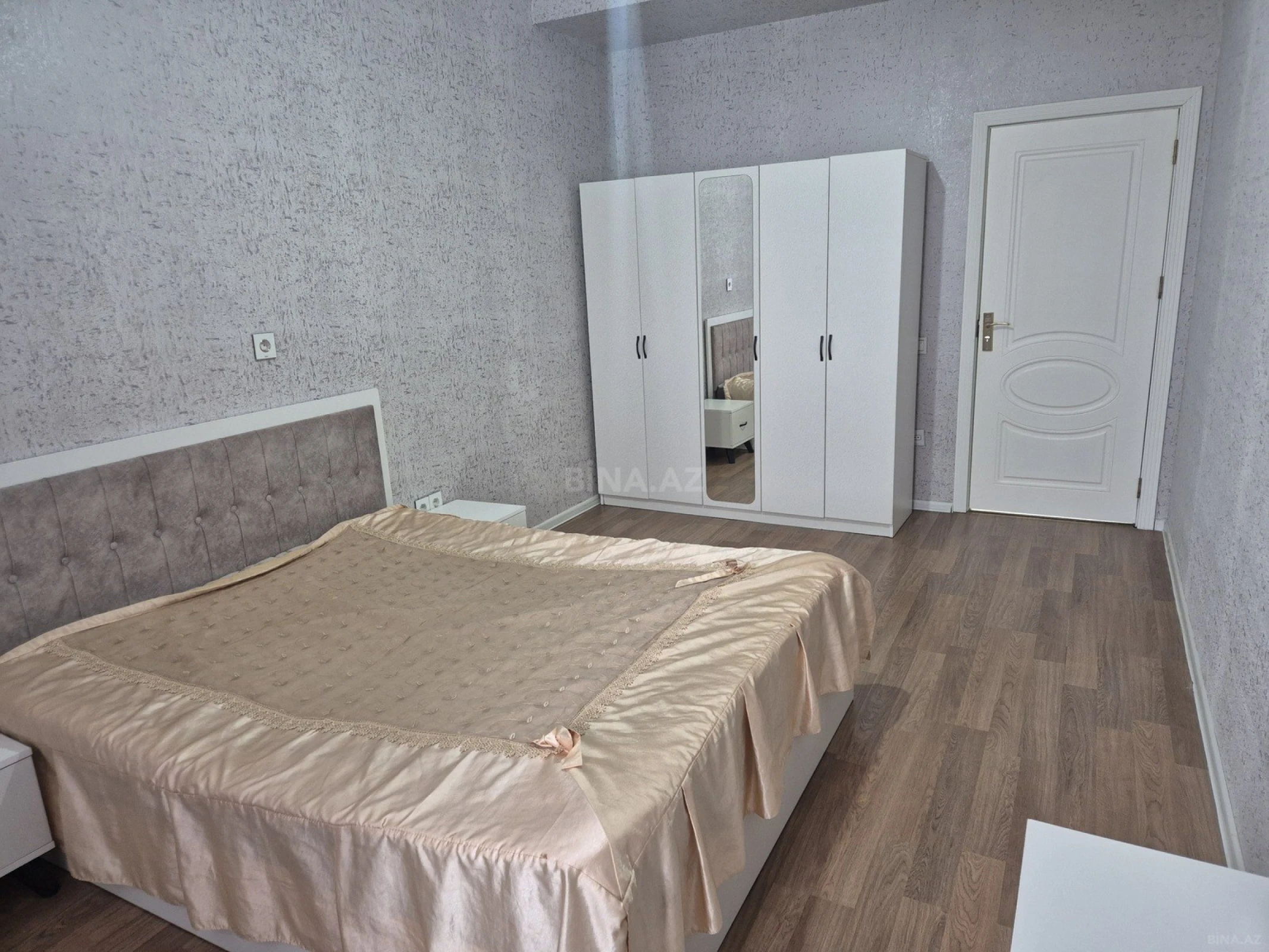 Kirayə verilir 2 otaqlı mənzil 60 m²