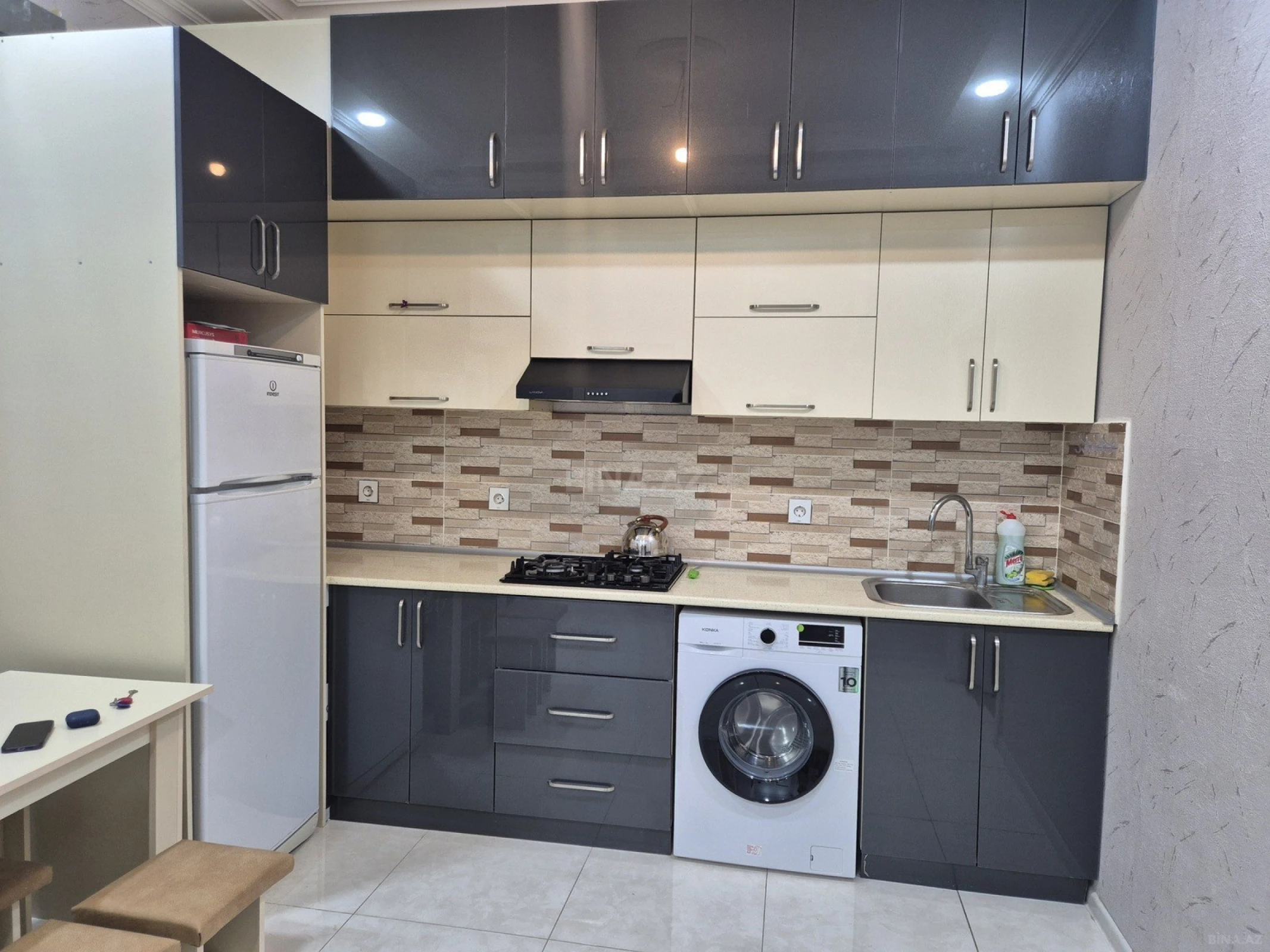 Kirayə verilir 2 otaqlı mənzil 60 m²