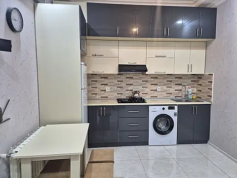 Kirayə verilir 2 otaqlı mənzil 60 m²