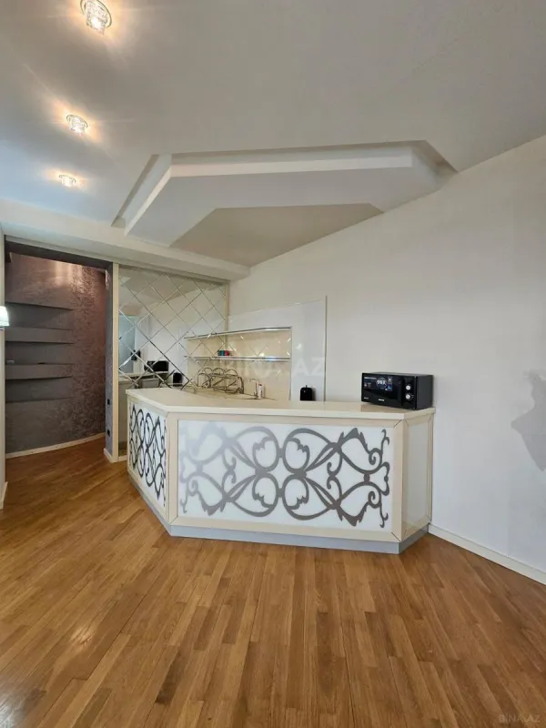 Satılır 3 otaqlı mənzil 129 m²