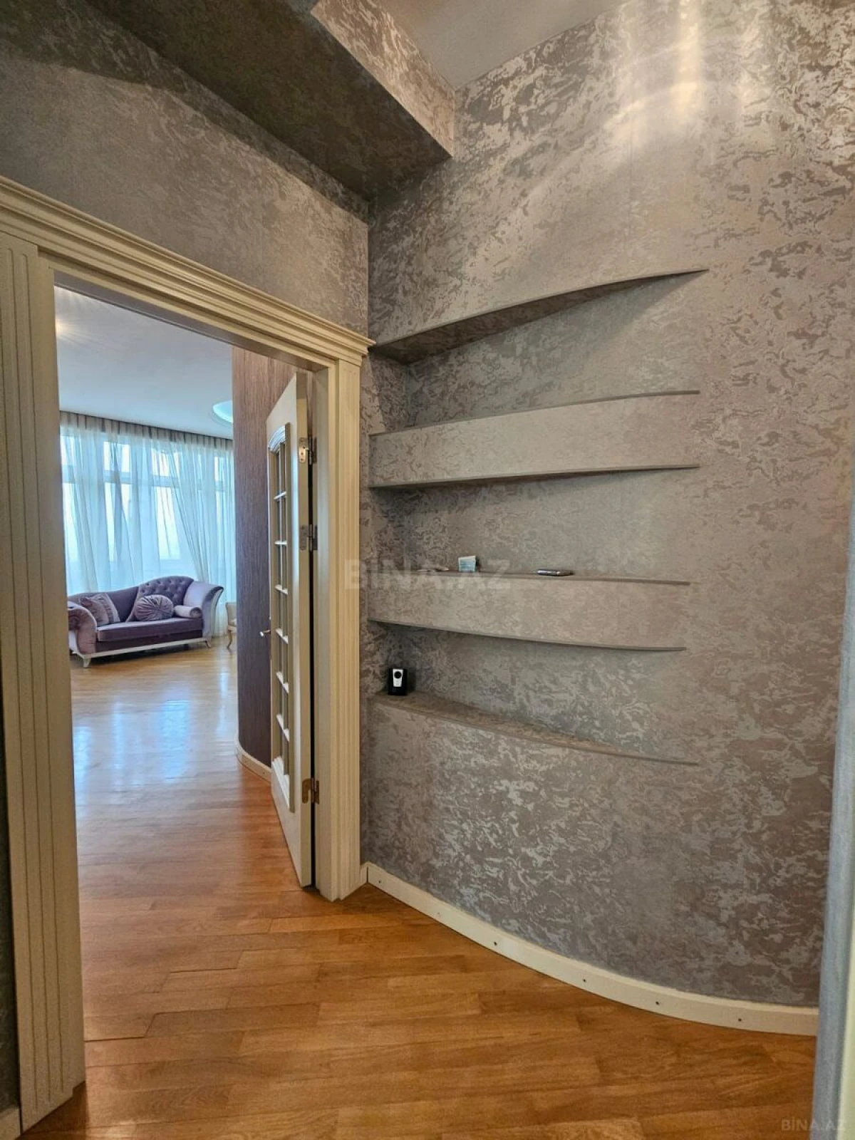 Satılır 3 otaqlı mənzil 129 m²