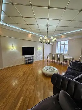 Satılır 3 otaqlı mənzil 129 m²