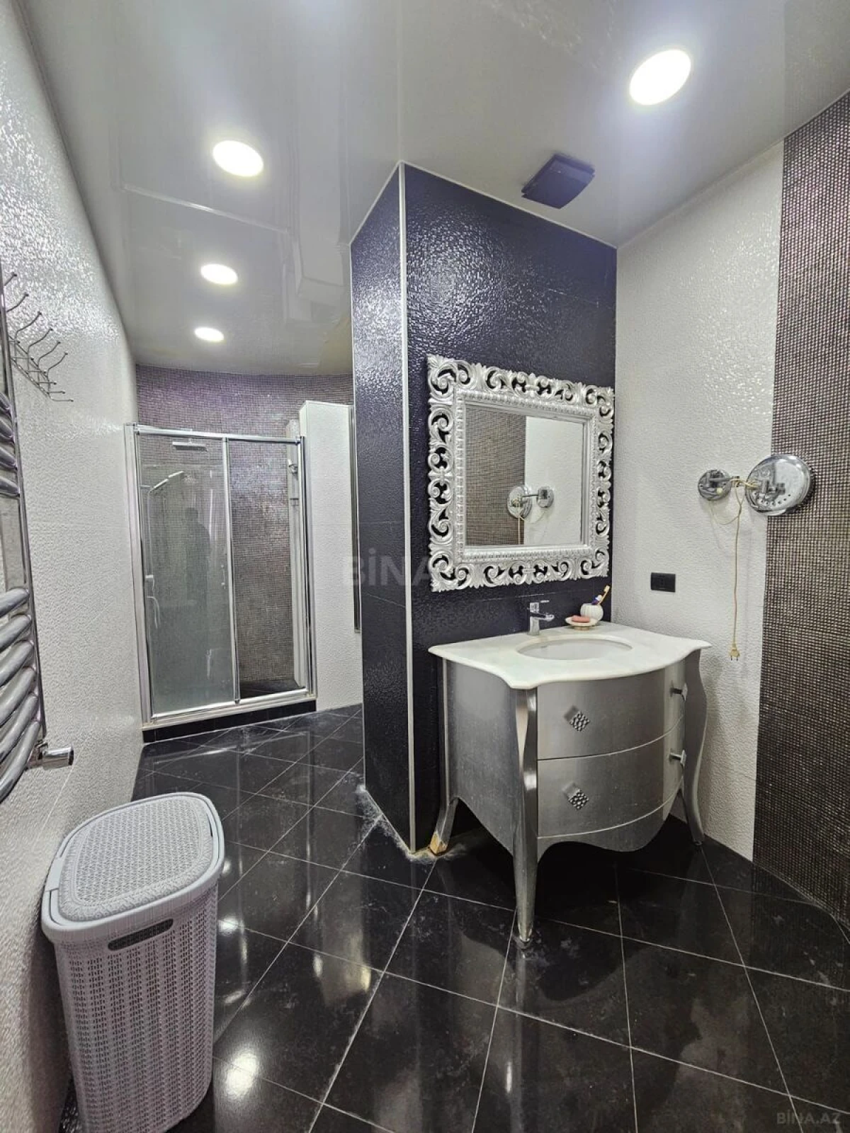 Satılır 3 otaqlı mənzil 129 m²