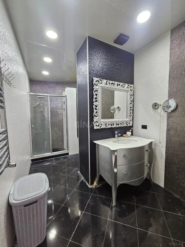 Satılır 3 otaqlı mənzil 129 m²