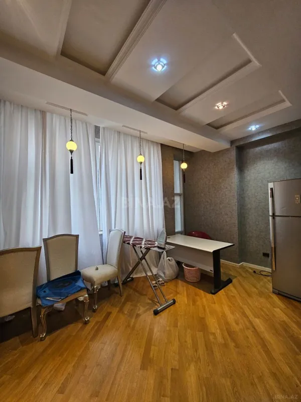 Satılır 3 otaqlı mənzil 129 m²