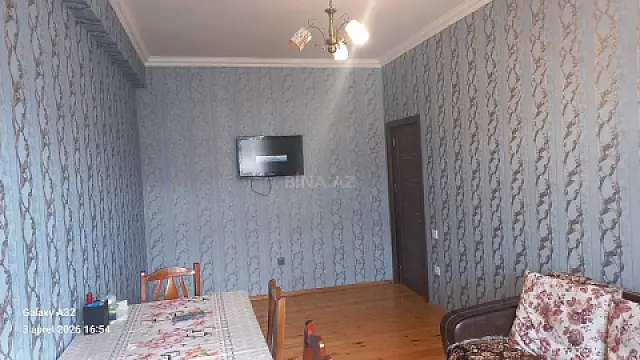 Kirayə verilir 2 otaqlı mənzil 70 m²