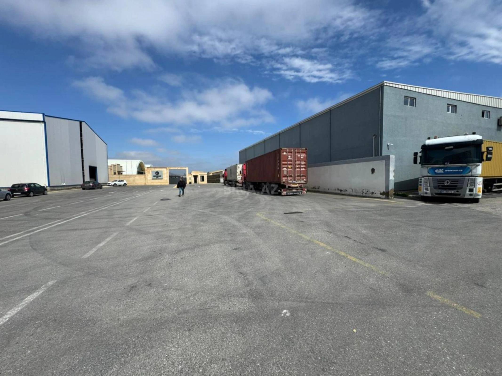 Satılır obyekt 600 m²