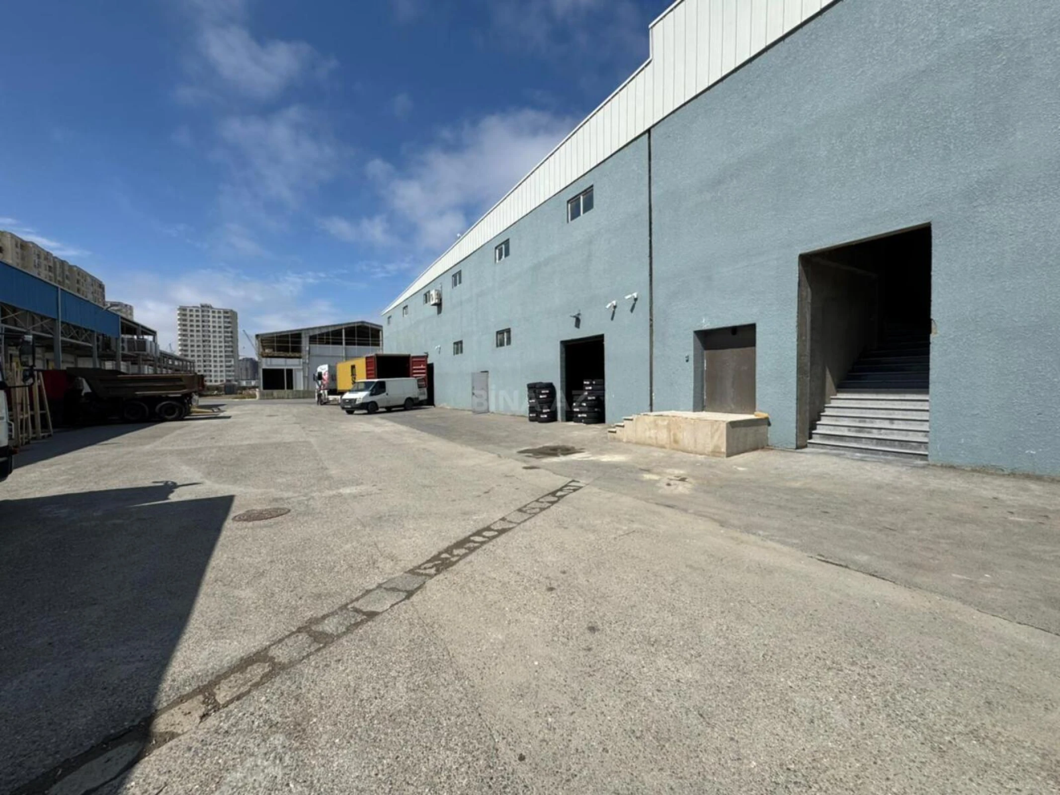 Satılır obyekt 600 m²