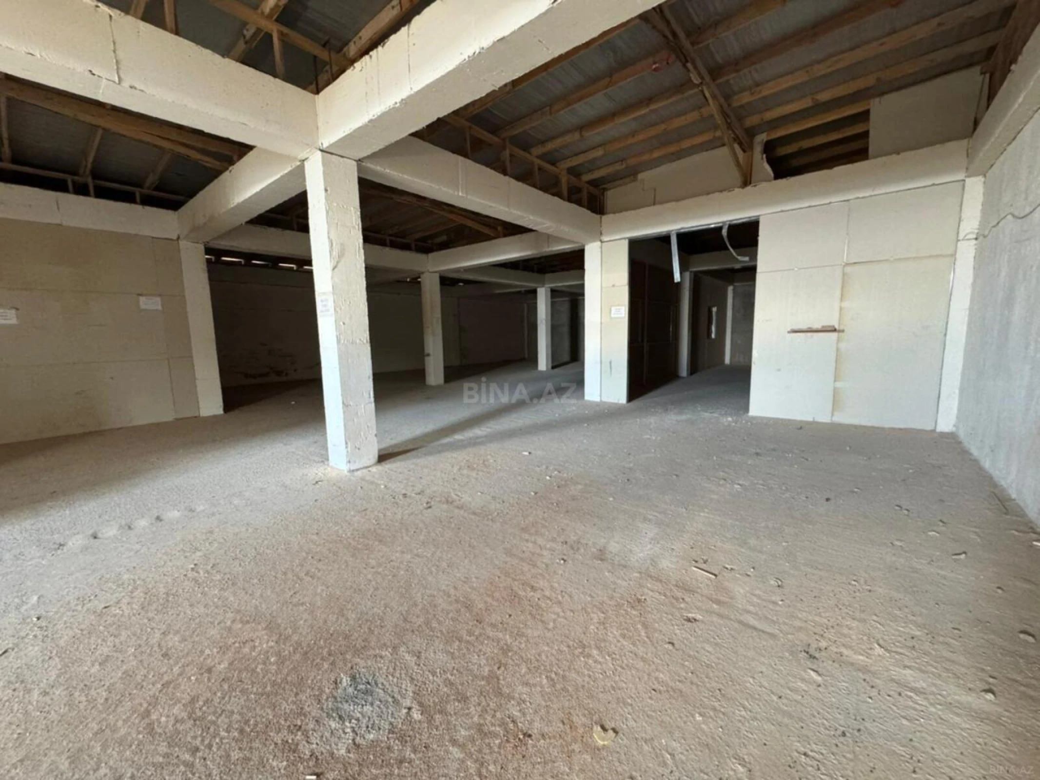 Satılır obyekt 600 m²