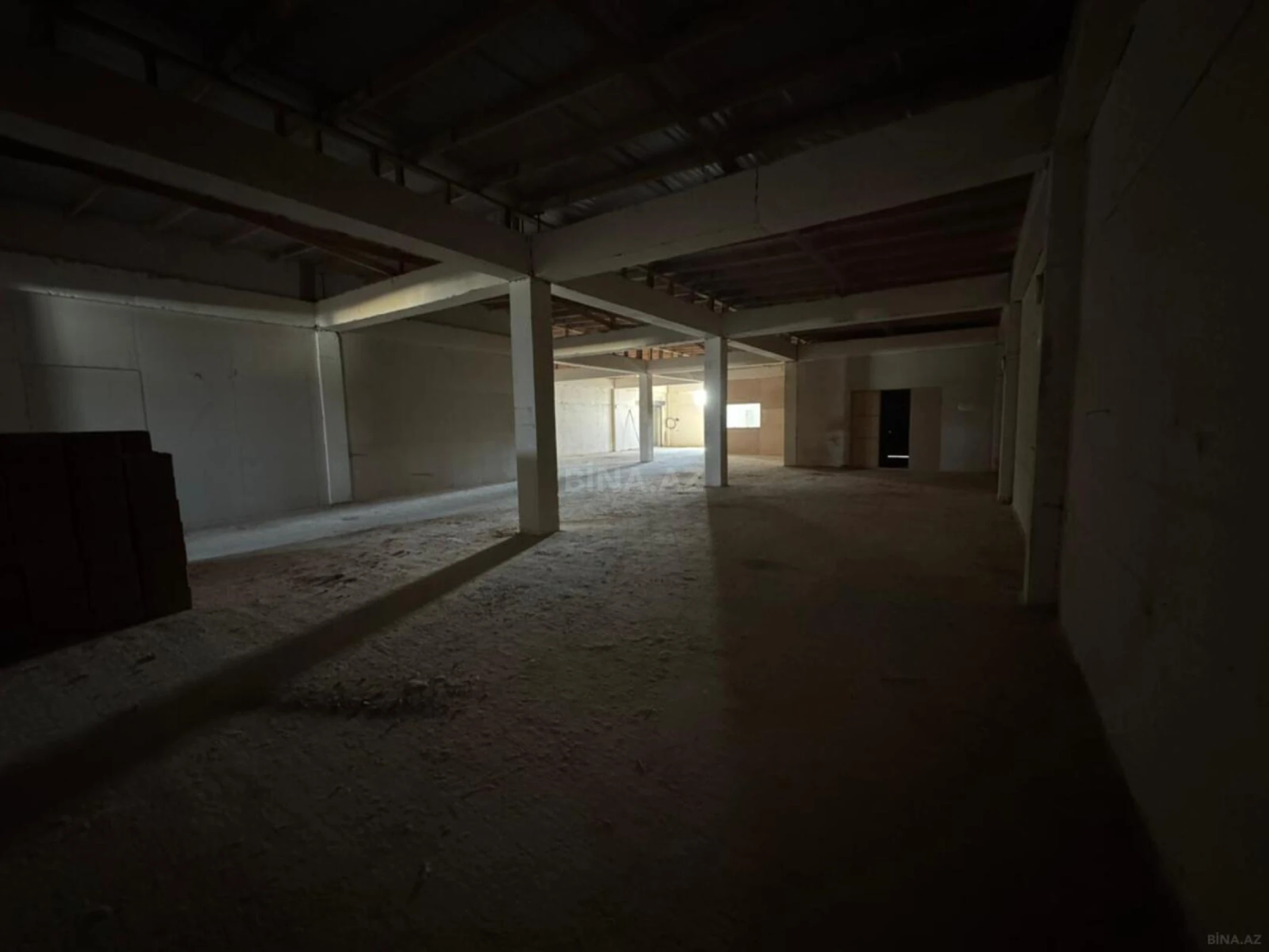 Satılır obyekt 600 m²