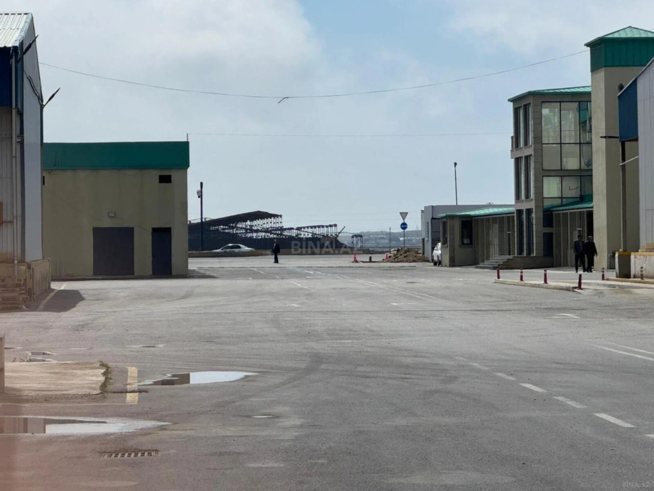 Satılır obyekt 600 m²